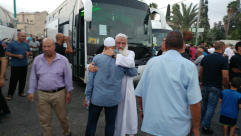 بالصور: إنطلاق حجاج مدينتي اللد والرملة إلى الديار الحجازية لأداء مناسك الحج 